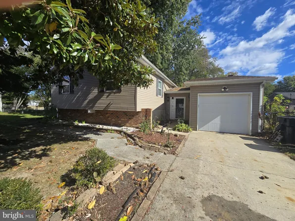 6 Harpers Pl, Bear, DE 19701