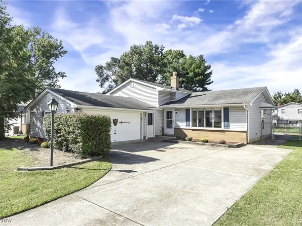 24884 Antler Dr, North Olmsted, OH 44070