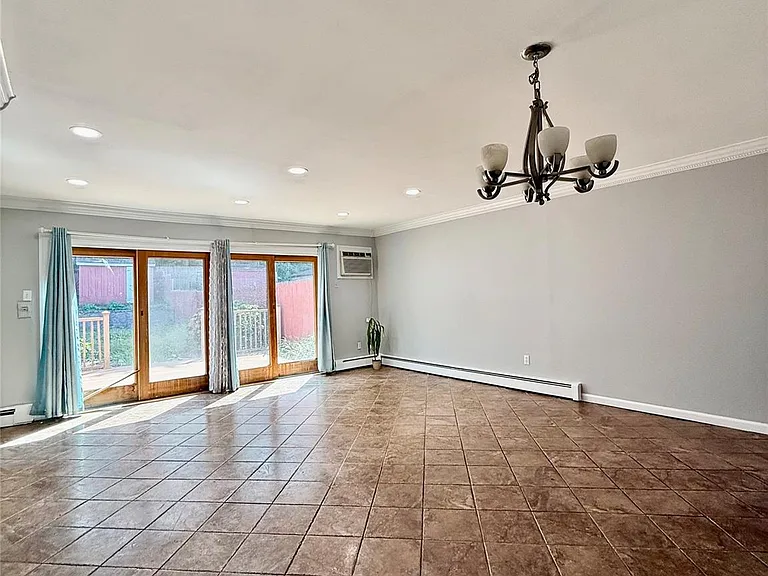 56 Coolidge St — Photo 7