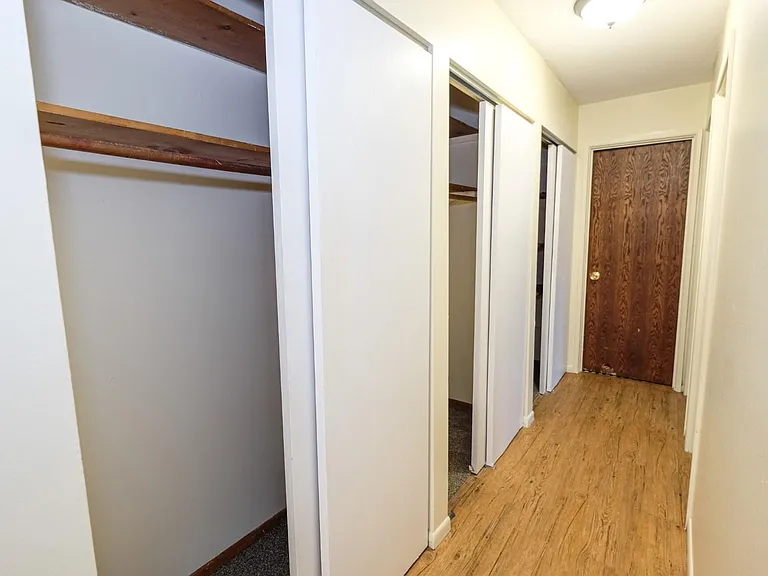 Cedar Avenue Apartments — Photo 38