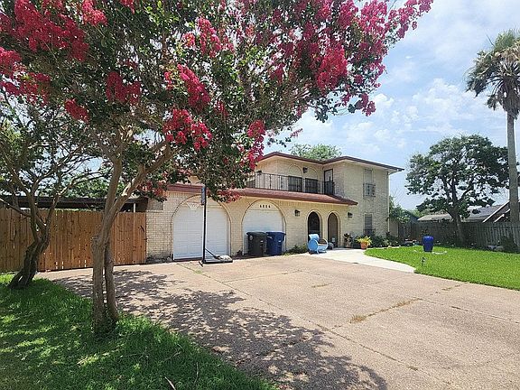 3rd image of 6806 Broken Bough Cir