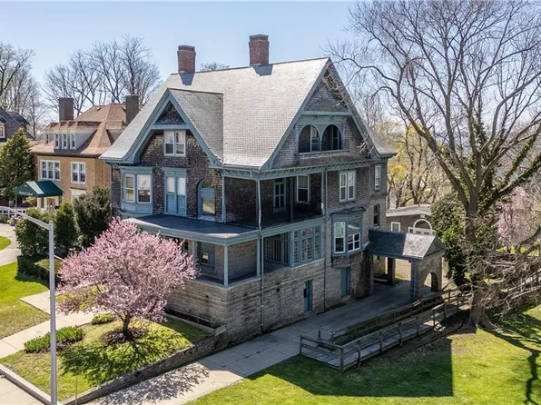 636 Rock St, Fall River, MA 02720