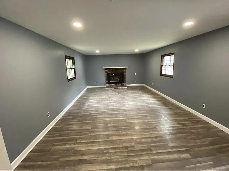 150 Eastbrook Ln — Photo 6