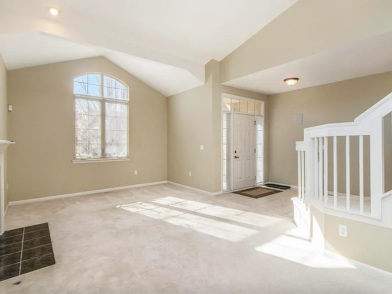 5974 Versailles Ave — Photo 8