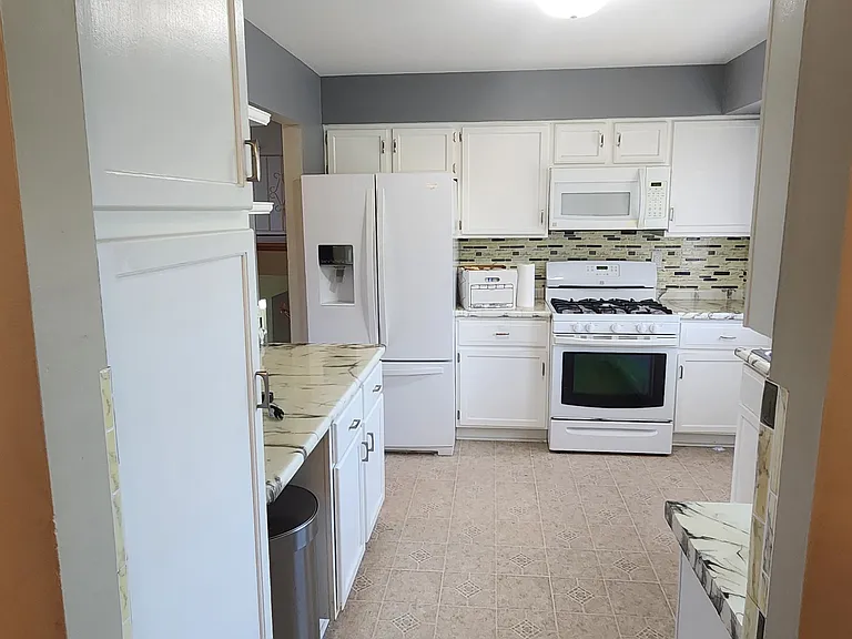 8624 Garfield Ave — Photo 11