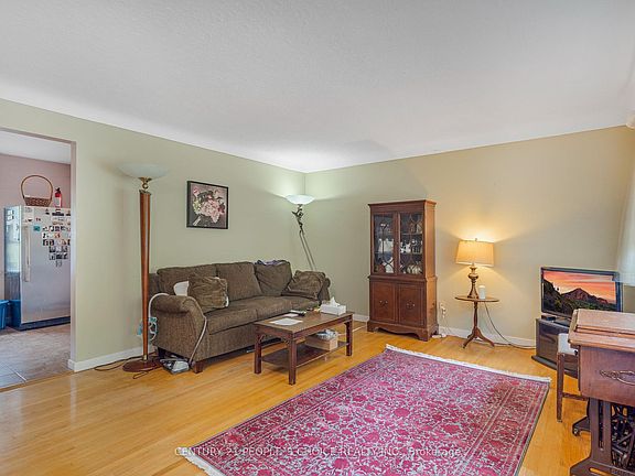 3rd image of 385 Grantham Ave