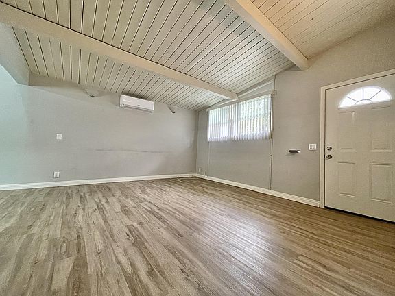 4th image of 1605 Glen Ave