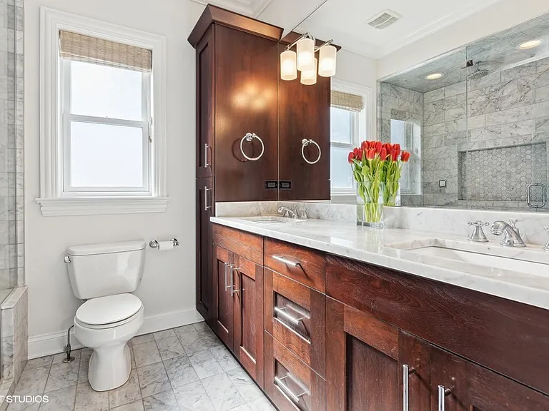1215 W Barry Ave #3 — Photo 30