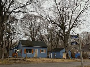 512 Coal St, Saint Charles, MI