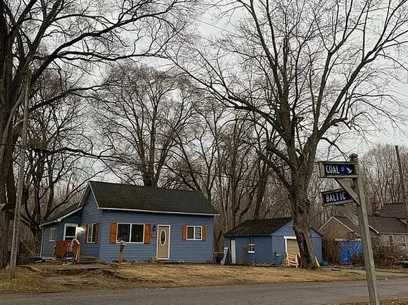 512 Coal St, Saint Charles, MI 48655