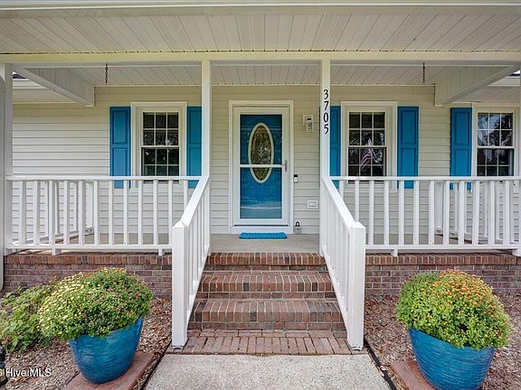 3rd image of 3705 Elveden Road