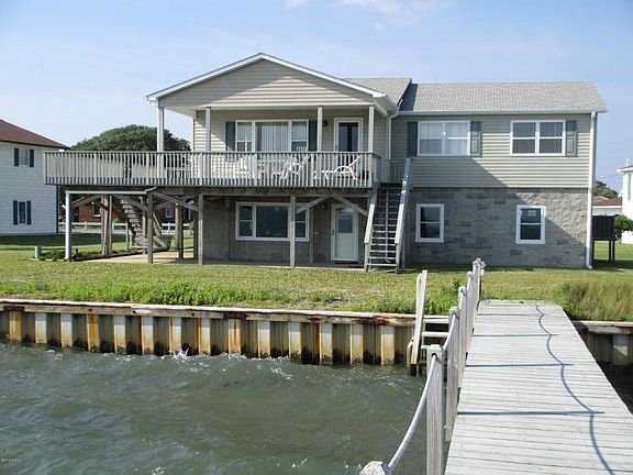 2nd image of 132 Pelican Ln