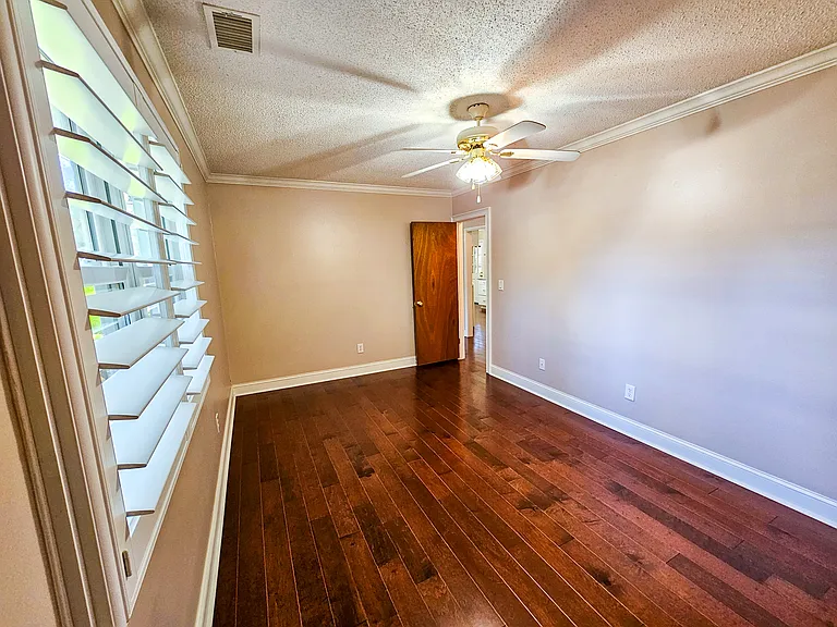 603 Huguenin Dr — Photo 9