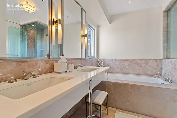 Rented by Sotheby's International Realty | media 37