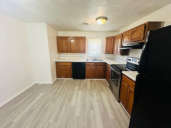 5th image of 126 W Seaview Ave
