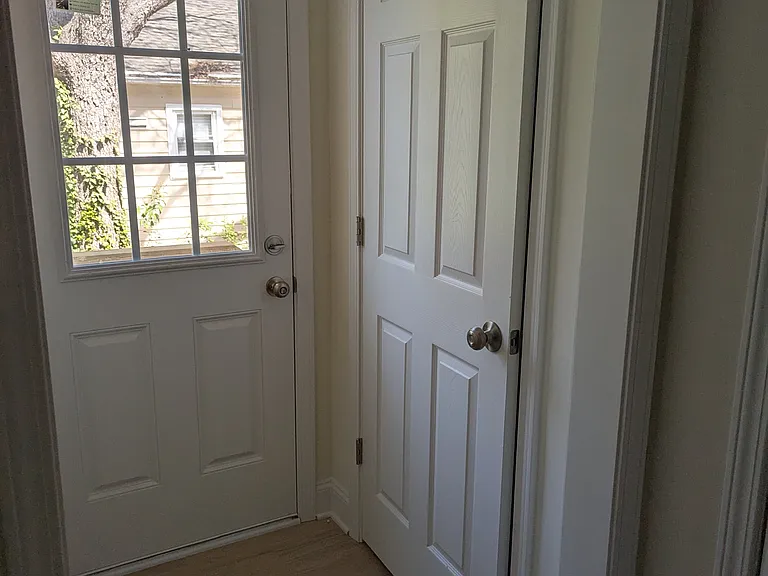 631 N Jones Ave — Photo 7
