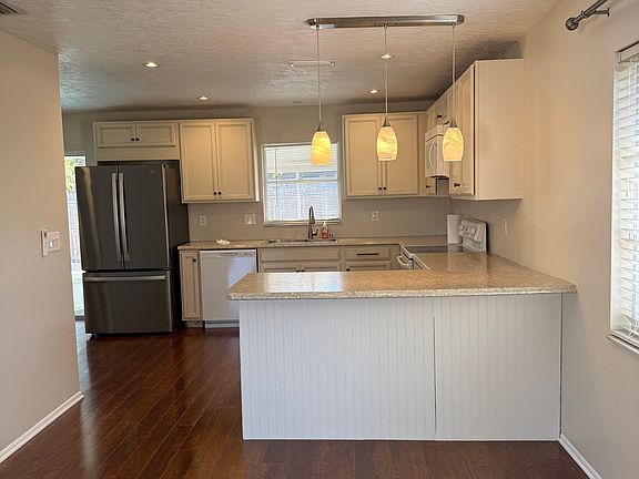 3rd image of 2959 Savoy Dr