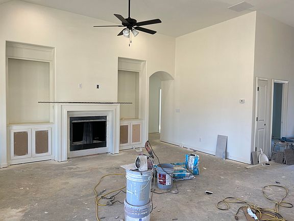 3rd image of 65 Laurel Wood Ln