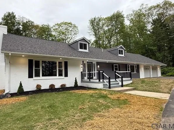 2200 Dundee Ln, Johnstown, PA 15905