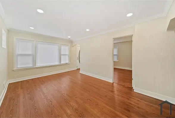 504 W 125th Pl — Photo 2