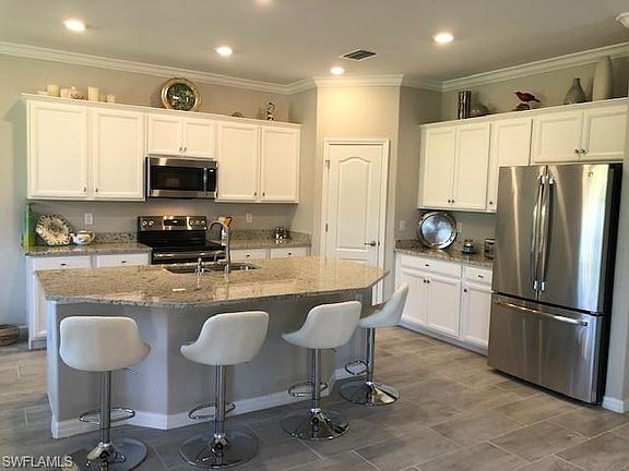 2nd image of 10438 Prato Dr