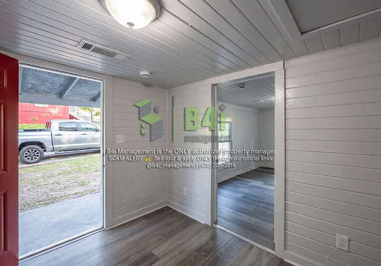 217 Banks St — Photo 5