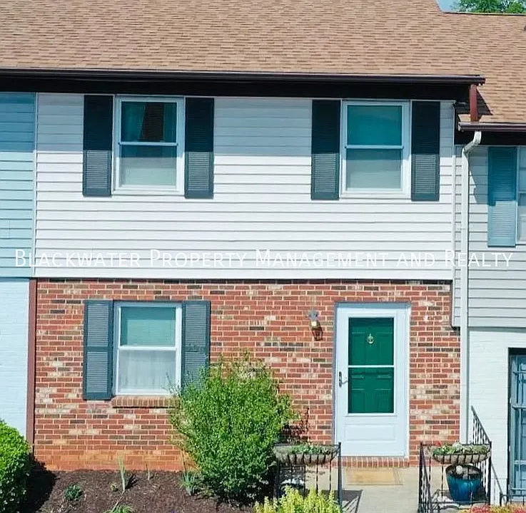 106 Fountain Dr