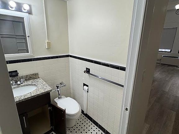 4th image of 60-1 Boylston St #109