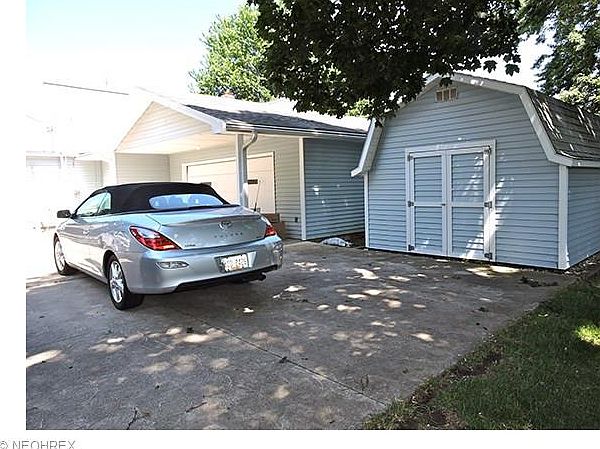 2nd image of 340 Whipple Ave NW