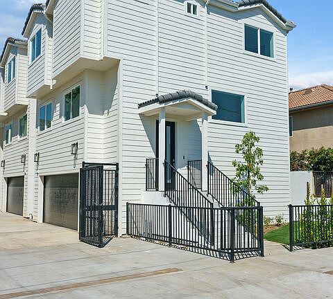 3rd image of 14654 W Sara Ln