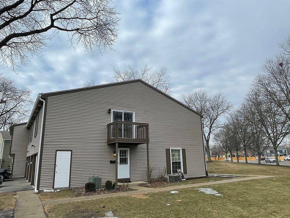 1660 Valley Ct Wheaton IL Zillow