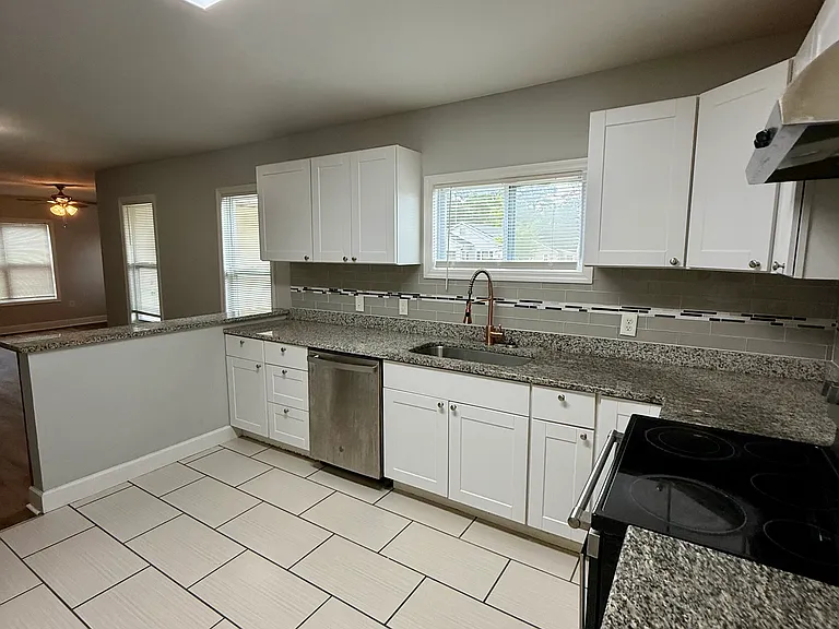 8 McBrien Rd — Photo 6