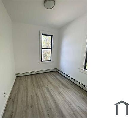 1st image of 33 Tuckahoe Rd APT 2A