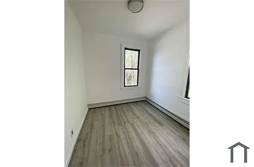 33 Tuckahoe Rd Photo 1