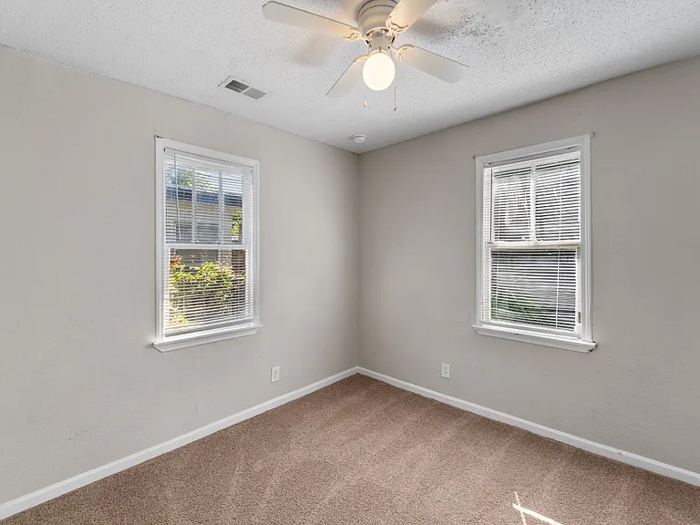 132 Jenks St — Photo 21