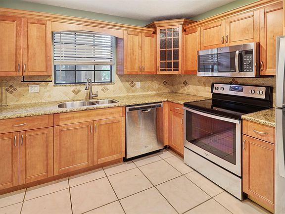 3rd image of 3351 NW 85th Avenue #115