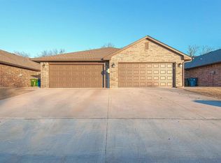 316 Chalk Hill Ct, Edmond, OK 73003