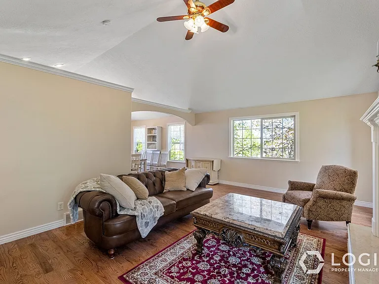 9223 Silver Lake Dr — Photo 14
