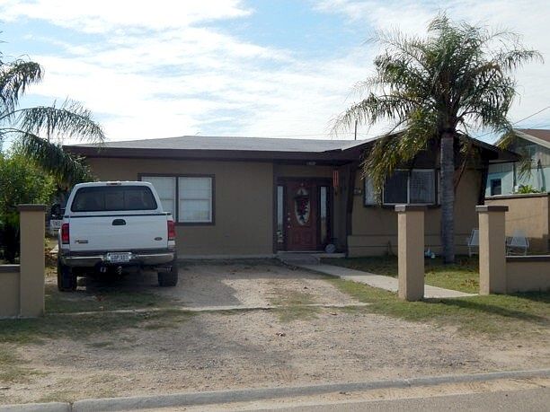 1st image of 483 Falcon Shores Dr