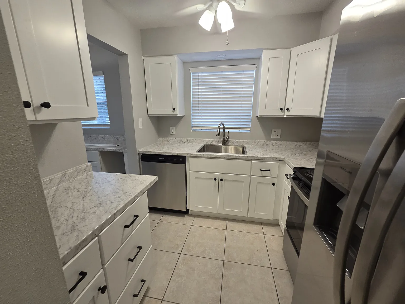 2 bed, 840 sqft, $3,000 — Photo 3