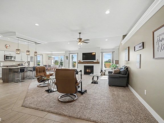 2nd image of 2743 Limerick Dr