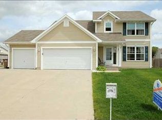 455 Boulder Ridge Ct, Pleasant Hill, IA 50327