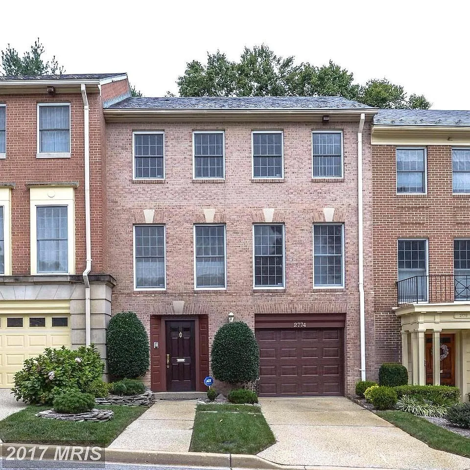 2774 Unicorn Ln NW photo 1
