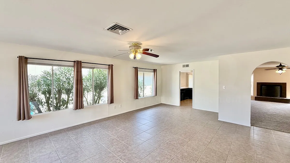 3 bed, 2.0 bath, 1763 sqft, $2,099 — Photo 2