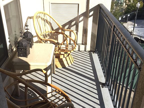 5th image of 100 Glen St APT 2504