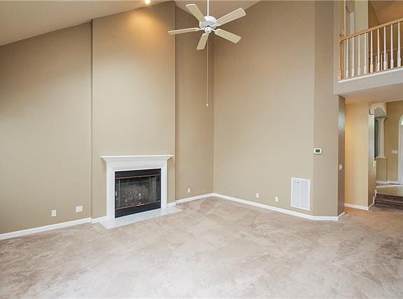 5th image of 804 N Woodstone Ln