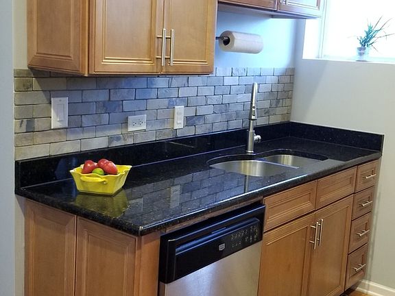 3rd image of 3102 W Argyle St #2