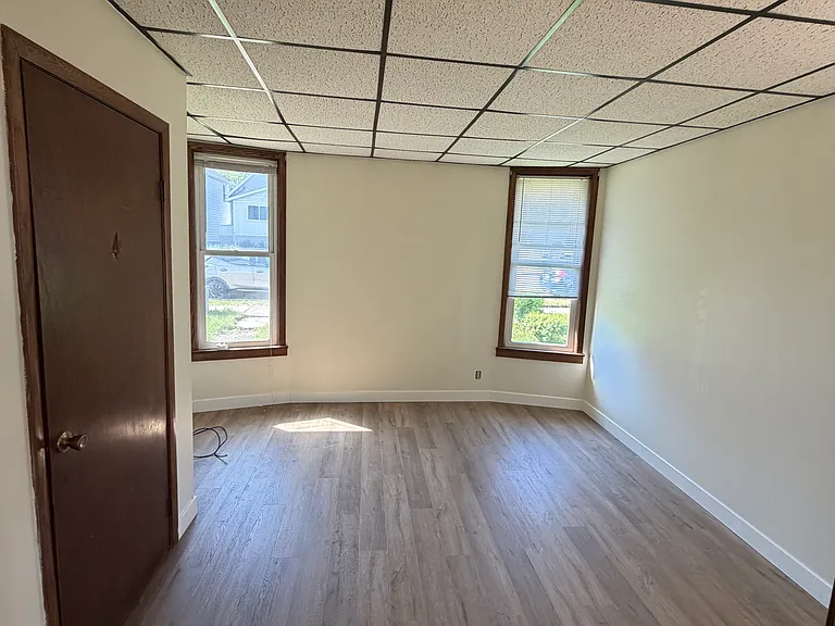 1120 E 9th St #1 — Photo 3