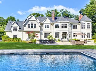 543 Hunter Ln, Muttontown, NY 11771