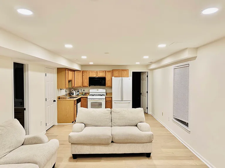1033 Riva Ridge Dr — Photo 1